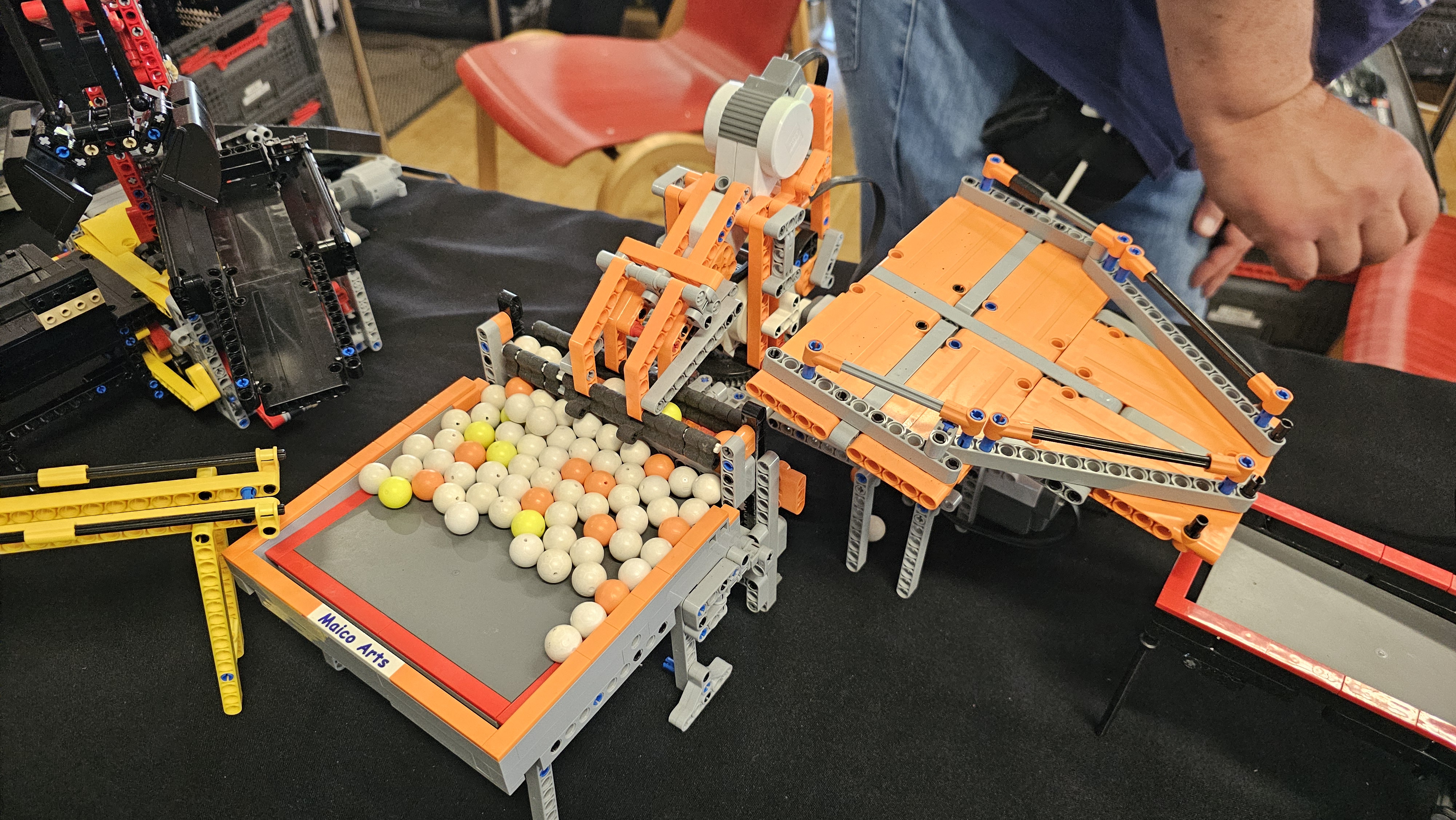 Robot Arm Picker