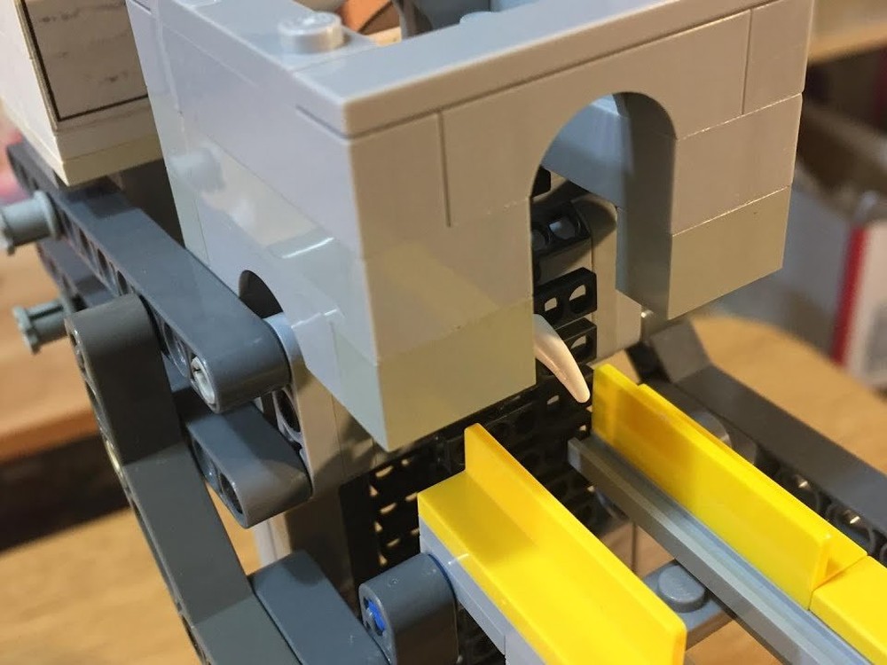 Extensible Chain Lift
